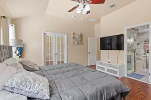 943 Furlong Dr, Grand Prairie, TX 75051 - Photo 9