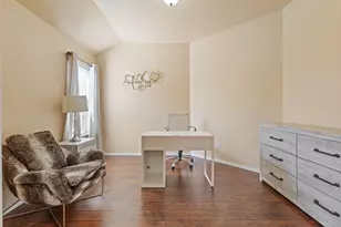 943 Furlong Dr, Grand Prairie, TX 75051 - Photo 11