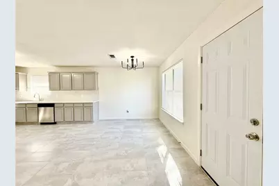 6716 Valley Branch Drive, Arlington, TX 76001 - Photo 11