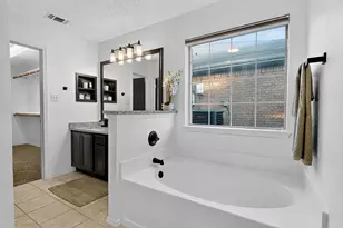 3305 Galaway Bay Dr, Grand Prairie, TX 75052 - Photo 21