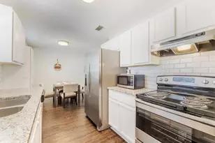 1123 E Sycamore St, Denton, TX 76205 - Photo 11