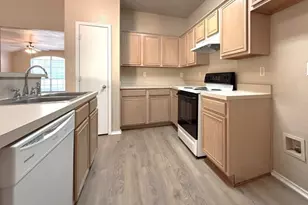 1824 McNeely St, Lancaster, TX 75134 - Photo 11