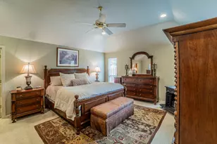 1006 Sandra Ln, Grand Prairie, TX 75052 - Photo 23