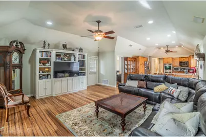 1006 Sandra Lane, Grand Prairie, TX 75052 - Photo 13