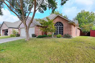 10106 Green Ct, Irving, TX 75063 - Photo 1