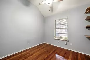 10106 Green Ct, Irving, TX 75063 - Photo 9