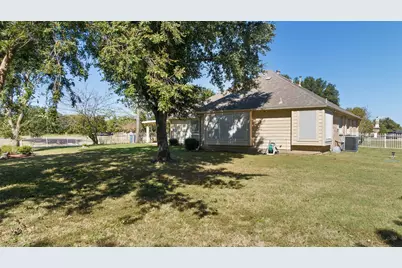 100 Island Circle, Shady Shores, TX 76208 - Photo 19