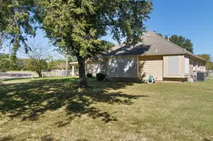 100 Island Cir, Shady Shores, TX 76208 - Photo 19