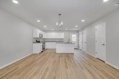 3325 Eastland Street, Fort Worth, TX 76119 - Photo 9