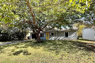 516 Renfro St, Burleson, TX 76028 - Photo 3