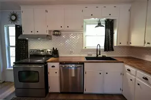 516 Renfro St, Burleson, TX 76028 - Photo 9