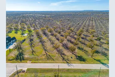 8313 W Landings Road, Granbury, TX 76049 - Photo 11