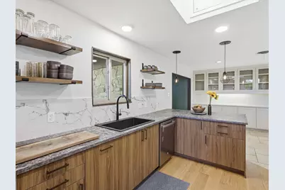 4704 Three River Court, Fort Worth, TX 76103 - Photo 9