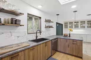 4704 3 River Ct, Fort Worth, TX 76103 - Photo 9