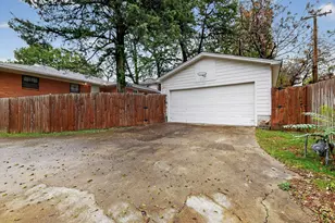 5447 Singing Hills Dr, Dallas, TX 75241 - Photo 19