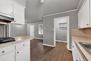 5447 Singing Hills Dr, Dallas, TX 75241 - Photo 9