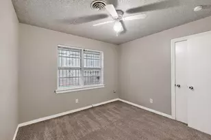 5447 Singing Hills Dr, Dallas, TX 75241 - Photo 35