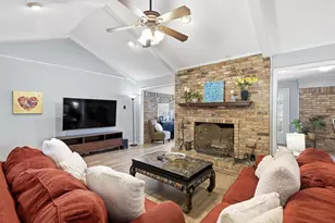 3904 Stonehenge Rd, Fort Worth, TX 76109 - Photo 11