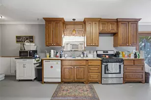 507 Galia St, Bowie, TX 76230 - Photo 5