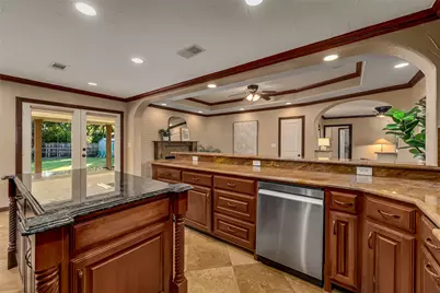 330 N Brighton Avenue, Dallas, TX 75208 - Photo 13