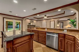 330 N Brighton Ave, Dallas, TX 75208 - Photo 13