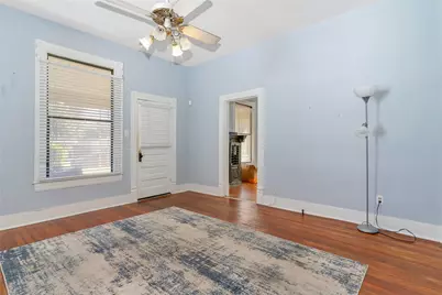 311 N Pendell Avenue, Cleburne, TX 76033 - Photo 9