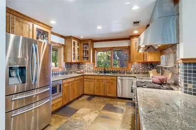 8231 Forest Hills Boulevard, Dallas, TX 75218 - Photo 15