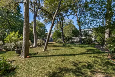 8231 Forest Hills Boulevard, Dallas, TX 75218 - Photo 31