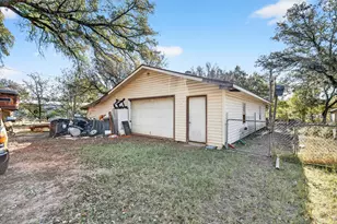 4231 Terri Lee Ln, Granbury, TX 76048 - Photo 25