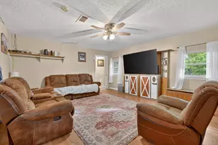 4231 Terri Lee Ln, Granbury, TX 76048 - Photo 9