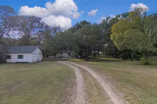 698 Co Rd 3101, Greenville, TX 75402 - Photo 37