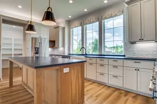 2020 Vanderbilt Dr, Weatherford, TX 76088 - Photo 5