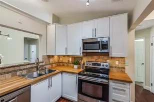 4243 Phoenix Dr, Carrollton, TX 75010 - Photo 9