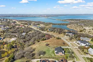 828 Mallard Pointe Dr, Grand Prairie, TX 75104 - Photo 31