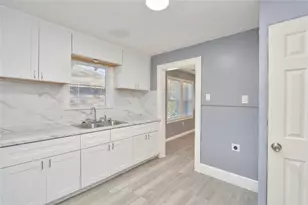 3238 Kinmore St, Dallas, TX 75223 - Photo 5