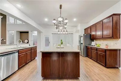 3027 Pamplona, Grand Prairie, TX 75054 - Photo 5