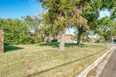 801 W Morphy Street, Fort Worth, TX 76104 - Photo 11