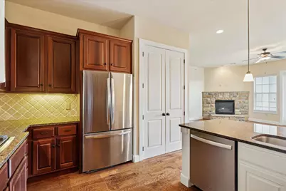 610 Via Ravello #410, Irving, TX 75039 - Photo 9