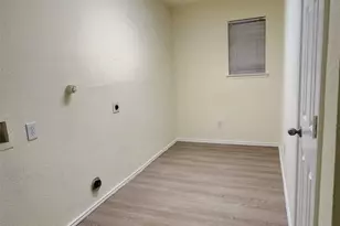 2456 Arroyo Springs Dr, Grand Prairie, TX 75052 - Photo 5