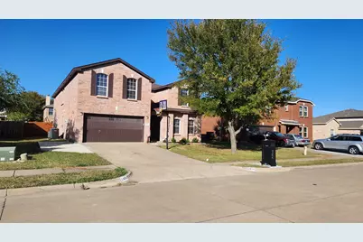 2456 Arroyo Springs Drive, Grand Prairie, TX 75052 - Photo 19