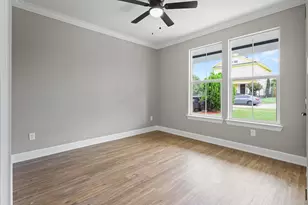 1254 E Myrtle St, Fort Worth, TX 76104 - Photo 13