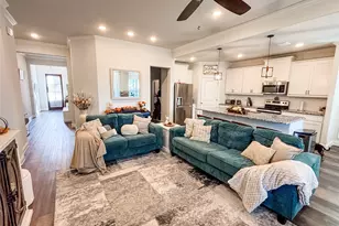 318 Osage Ct, Krum, TX 76249 - Photo 3