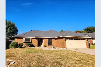 6210 Lotus Drive, Arlington, TX 76001 - Photo 1