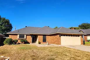 6210 Lotus Dr, Arlington, TX 76001 - Photo 1