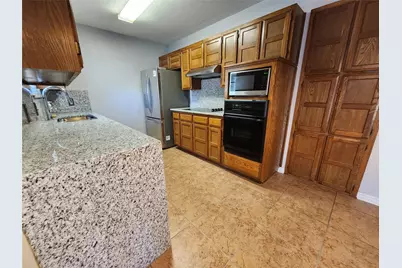 6210 Lotus Drive, Arlington, TX 76001 - Photo 7