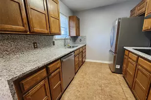 6210 Lotus Dr, Arlington, TX 76001 - Photo 5