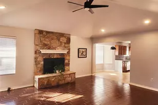 6210 Lotus Dr, Arlington, TX 76001 - Photo 3