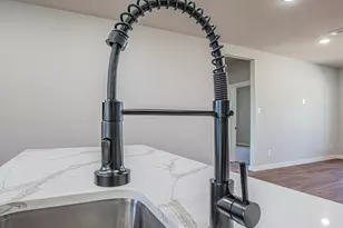 124 Brookview Dr, Bridgeport, TX 76458 - Photo 3