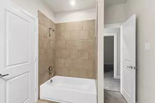 5704 Woodlands Dr, The Colony, TX 75056 - Photo 17