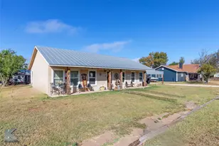 1502 Avenue N, Anson, TX 79501 - Photo 3